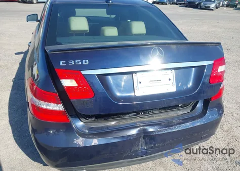 2013 Mercedes-Benz E 350 из США, поврежденный, VIN WDDHF5KB5DA681887